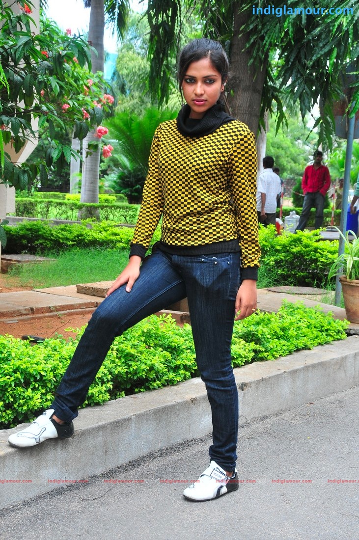 Amala Paul Actress hd photo