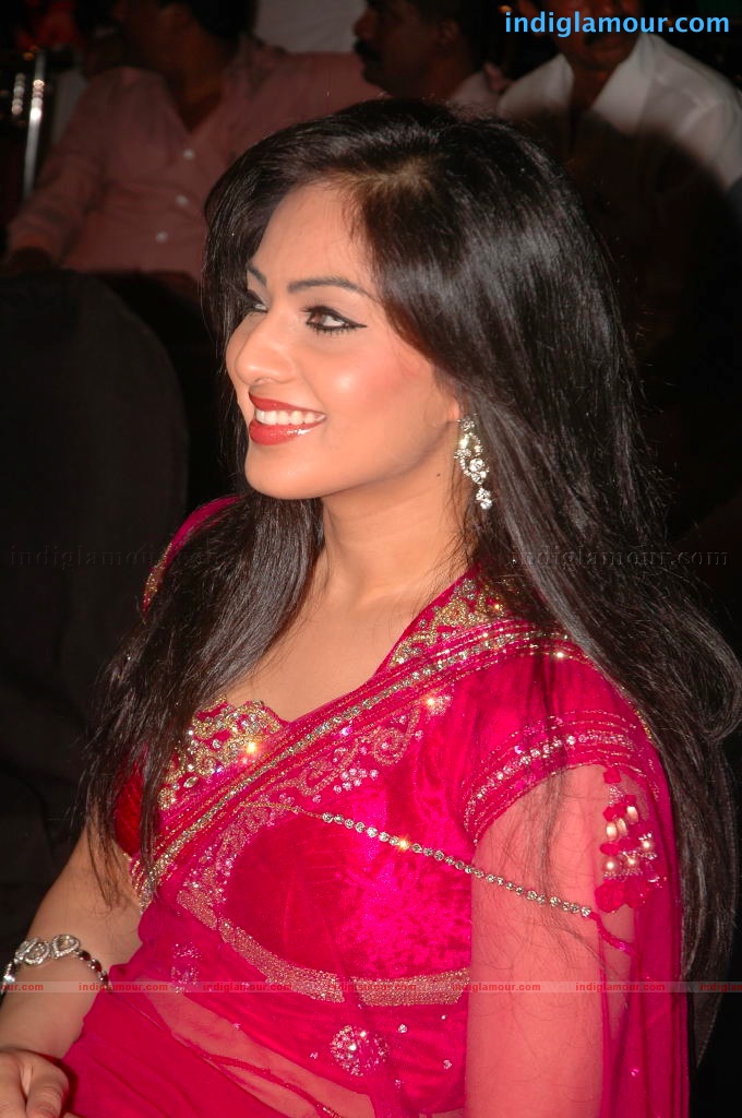 Nikesha Patel Actress hd photo