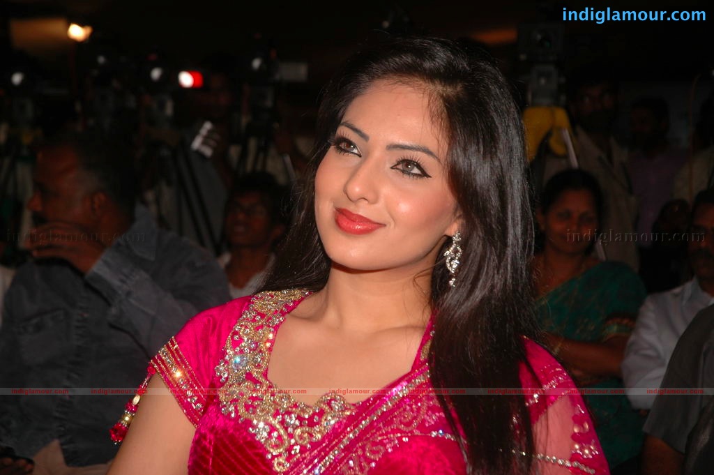 Nikesha Patel Actress hd photo