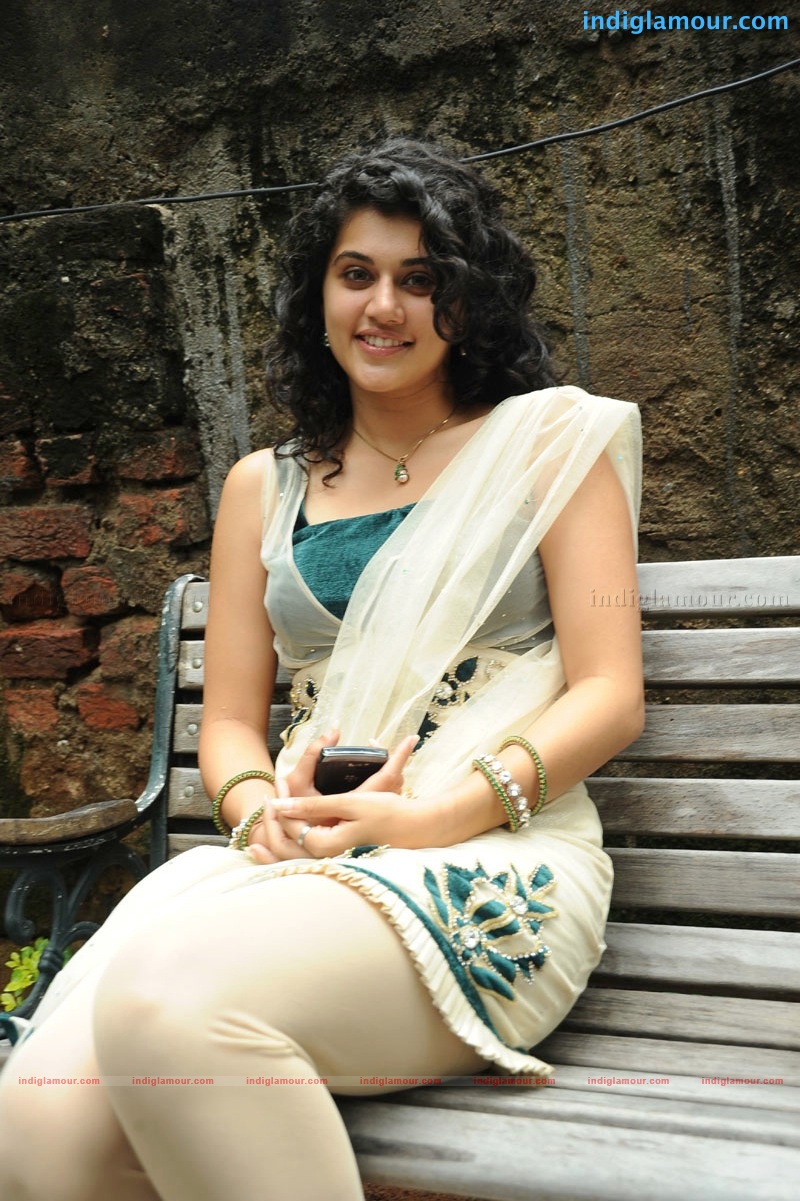 Tapsee Actress hd photo
