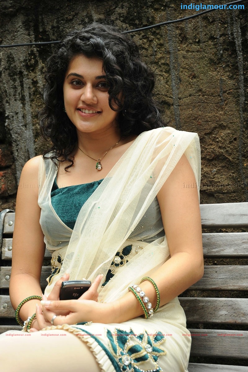 Tapsee Actress hd photo