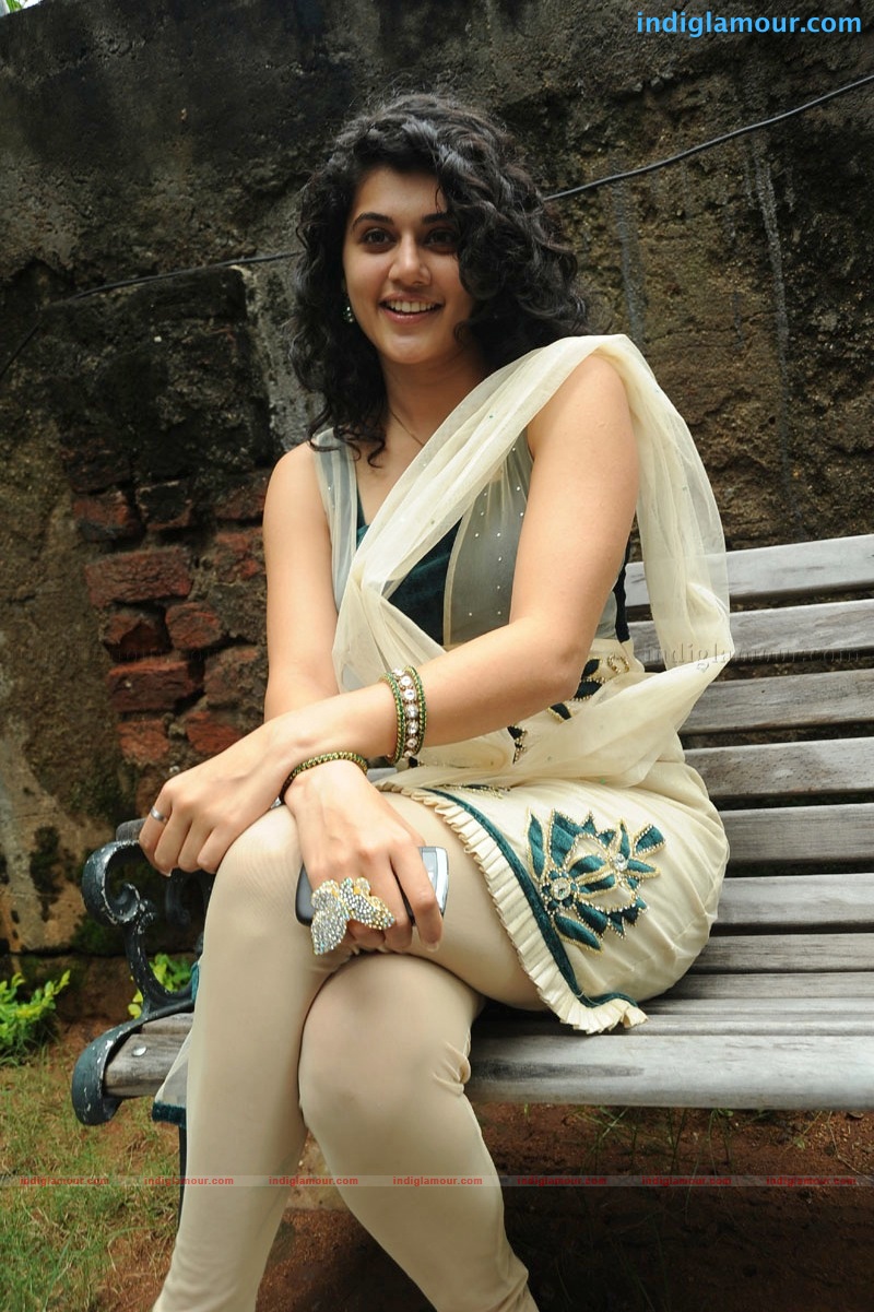 Tapsee Actress hd photo