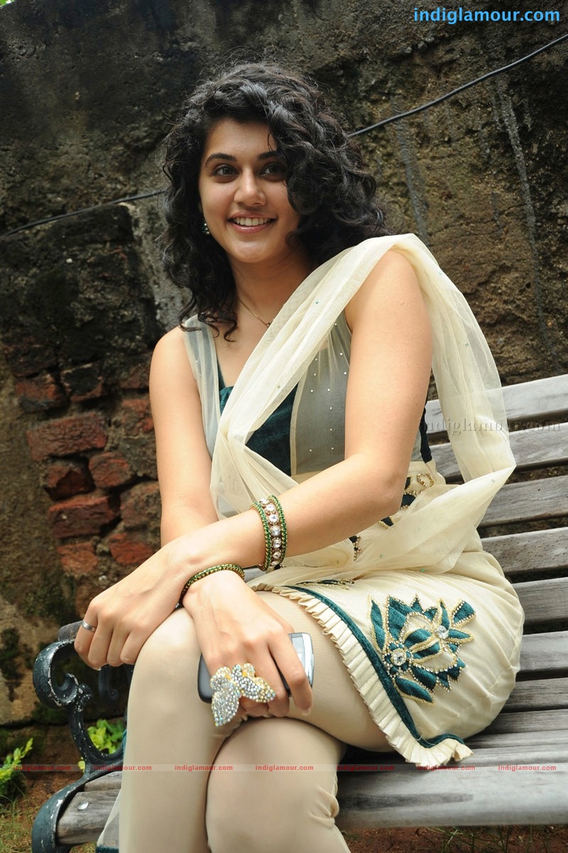 Tapsee Actress hd photo