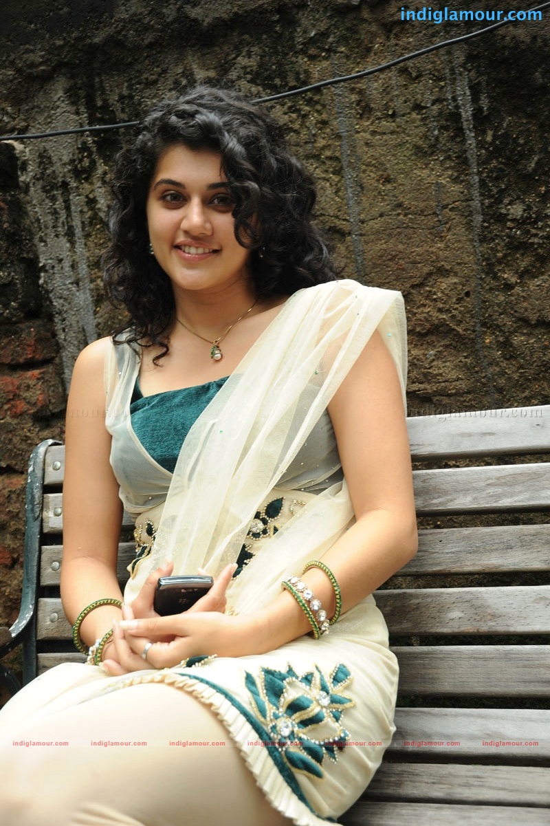 Tapsee Actress hd photo
