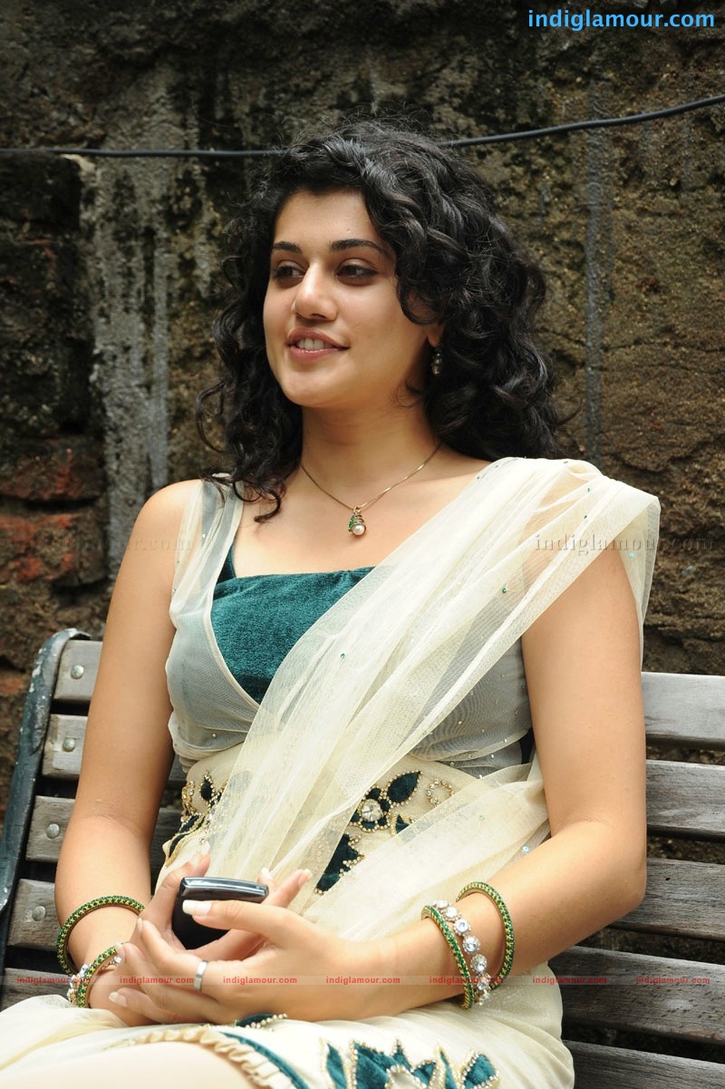 Tapsee Actress hd photo