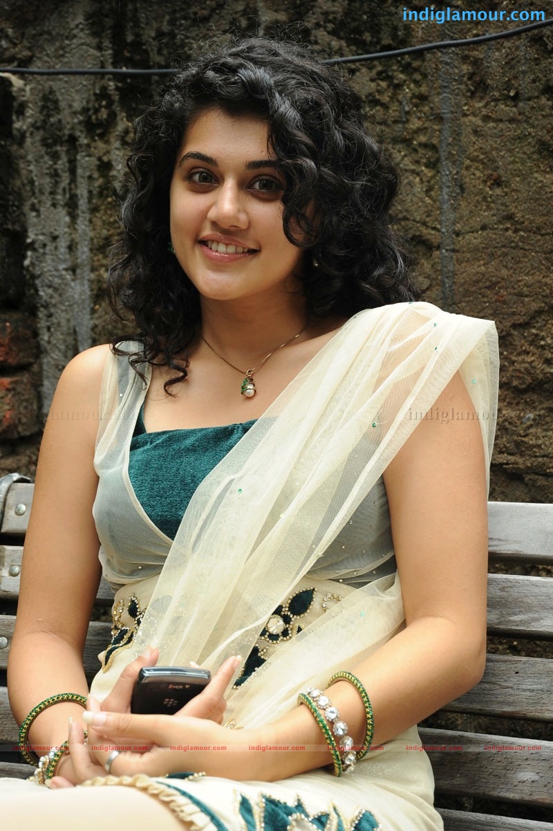 Tapsee Actress hd photo