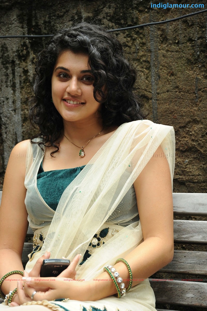 Tapsee Actress hd photo