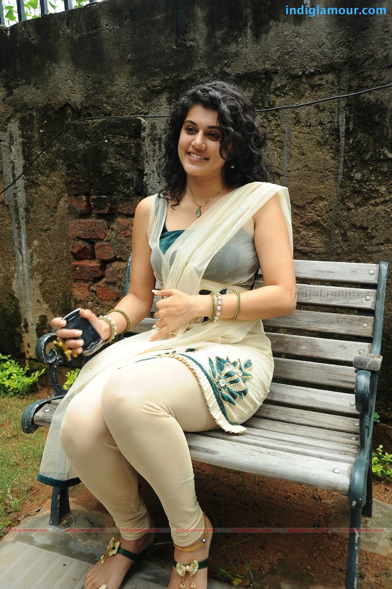 Tapsee Actress hd photo