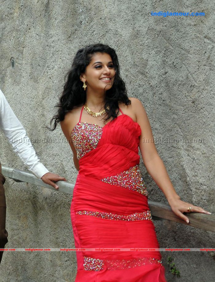 Tapsee Actress hd photo