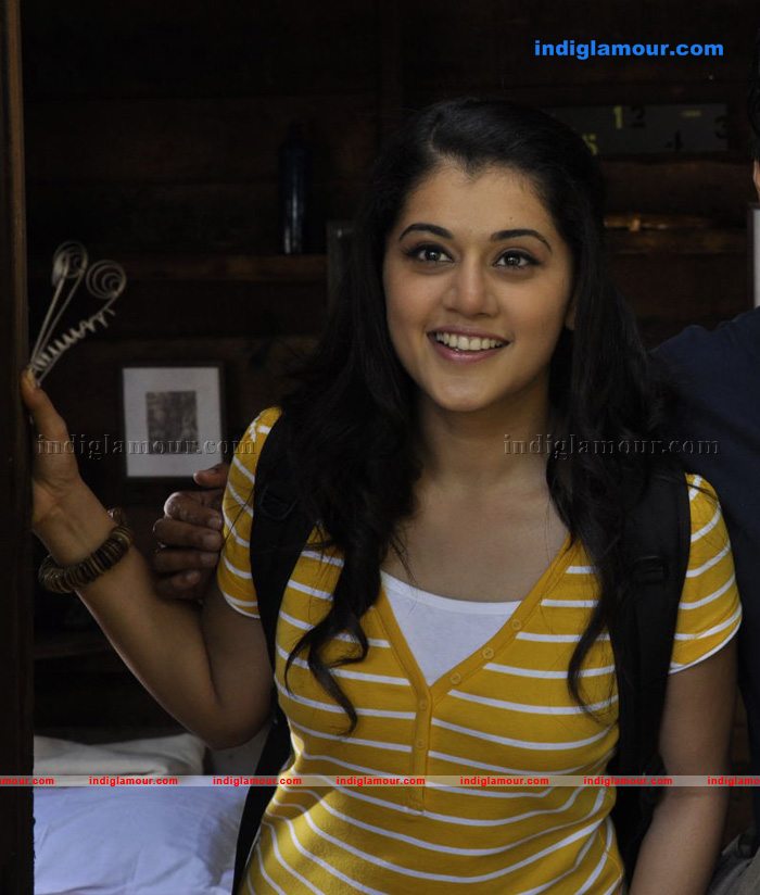 Tapsee Actress hd photo