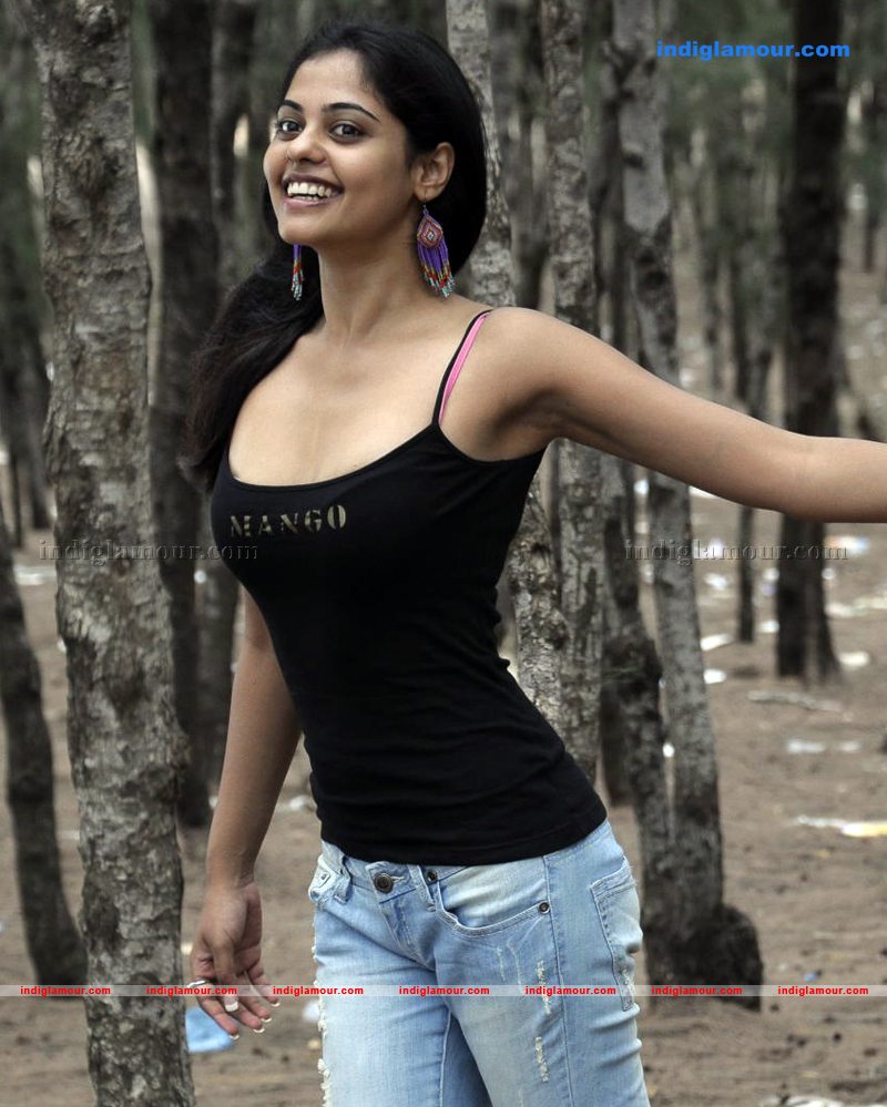 Bindhu Madhavi Actress hd photo