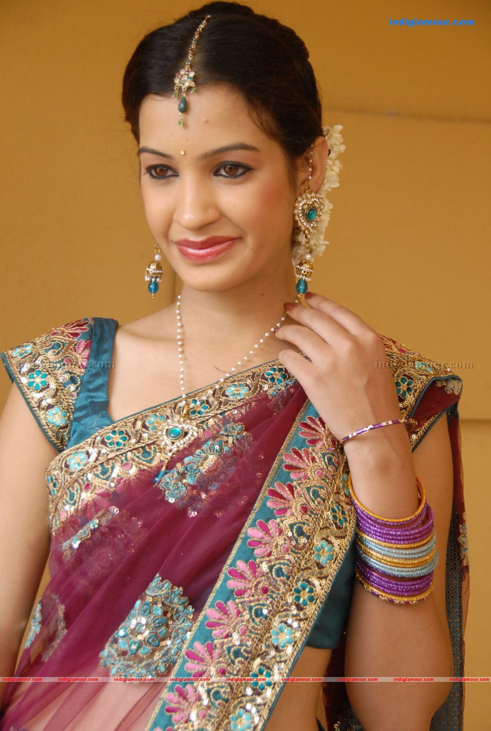 Diksha Panth Actress hd photo