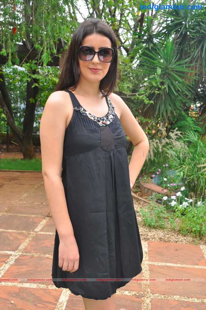 Anukei Actress hd photo