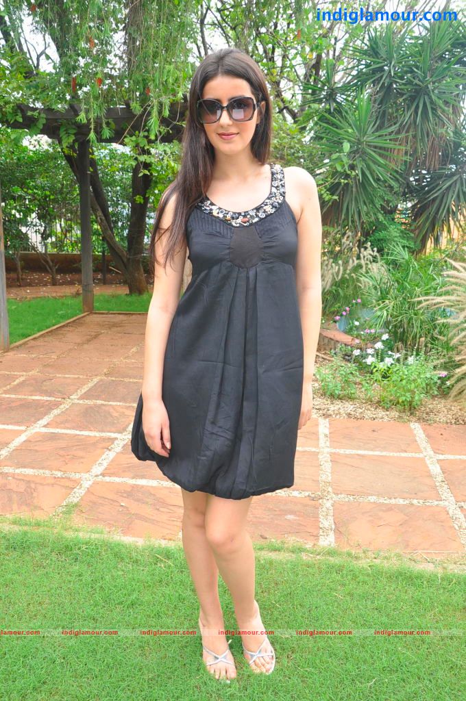 Anukei Actress hd photo