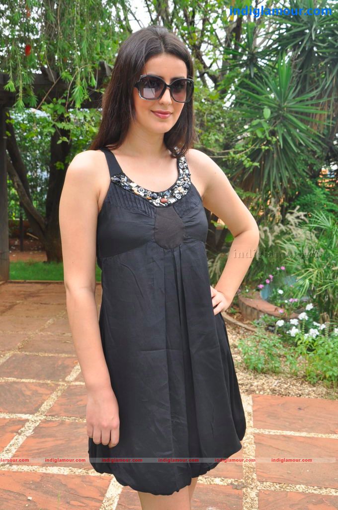 Anukei Actress hd photo