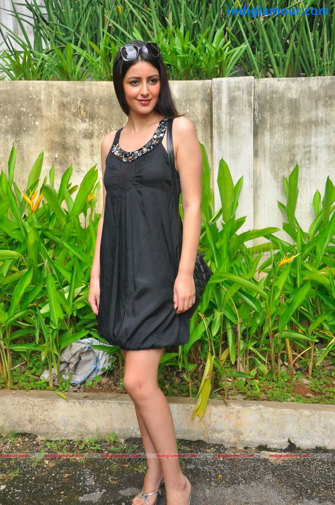 Anukei Actress hd photo