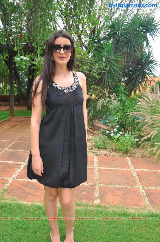 Anukei Actress hd photo