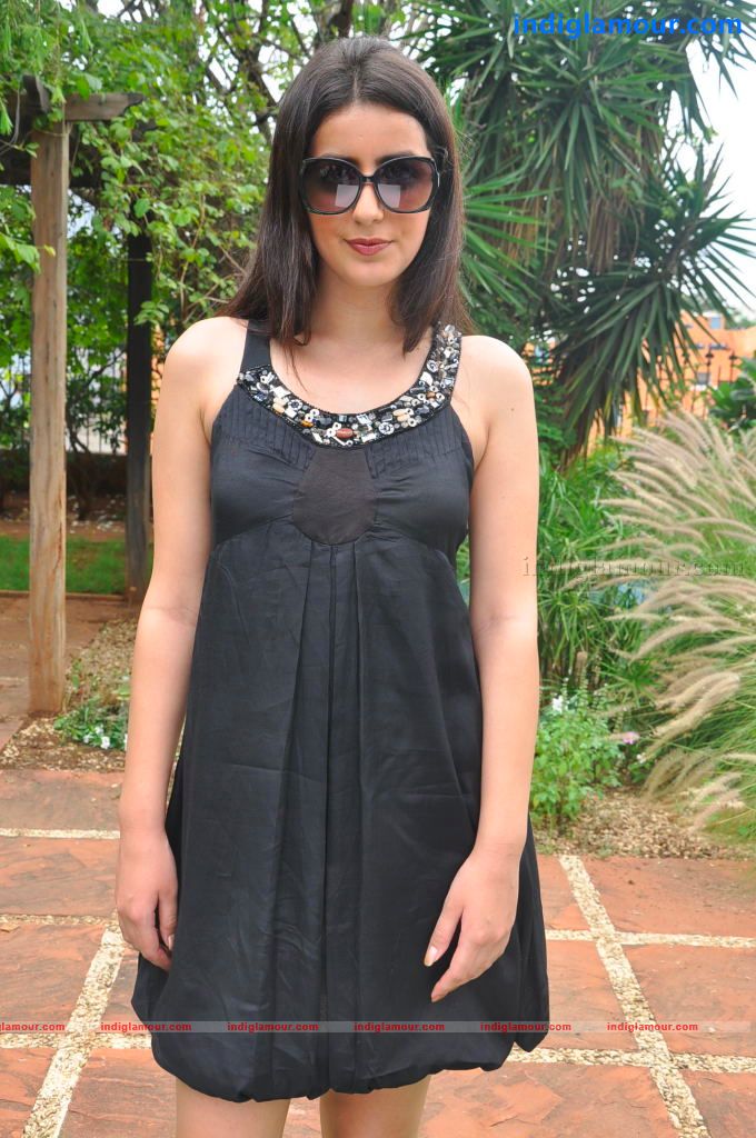 Anukei Actress hd photo