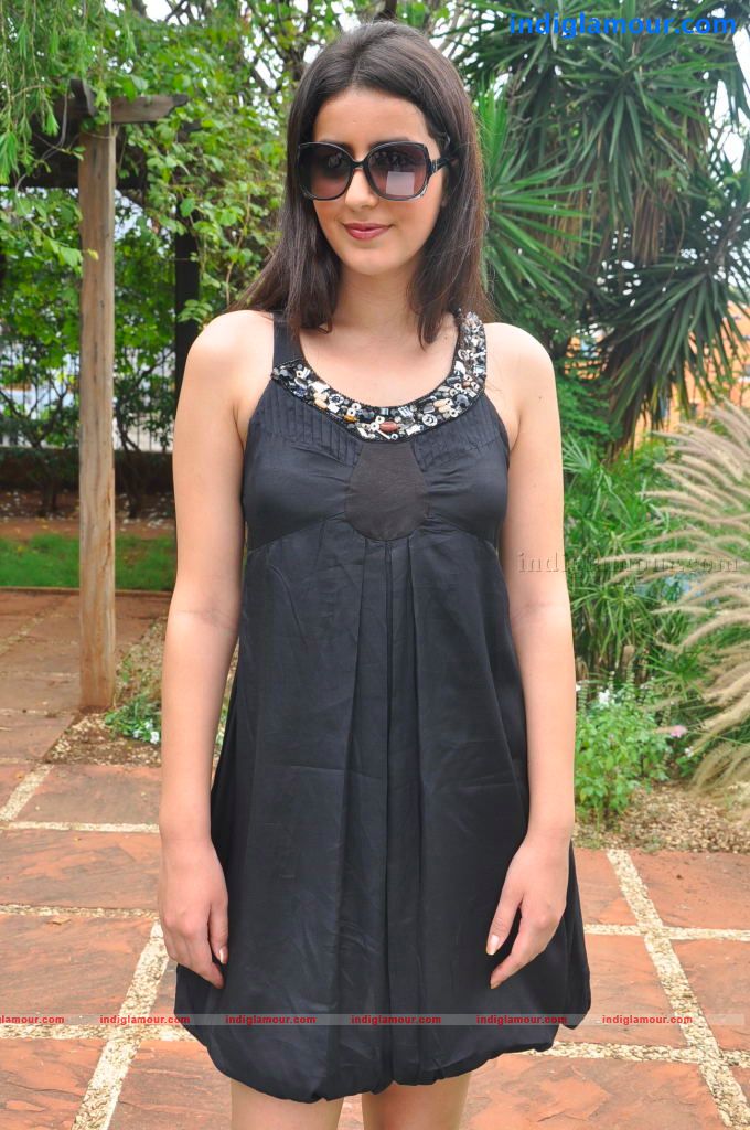 Anukei Actress hd photo