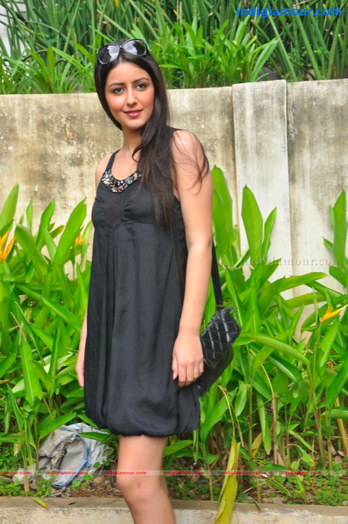 Anukei Actress hd photo