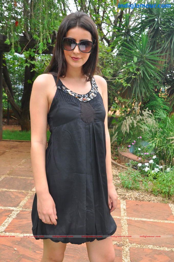 Anukei Actress hd photo