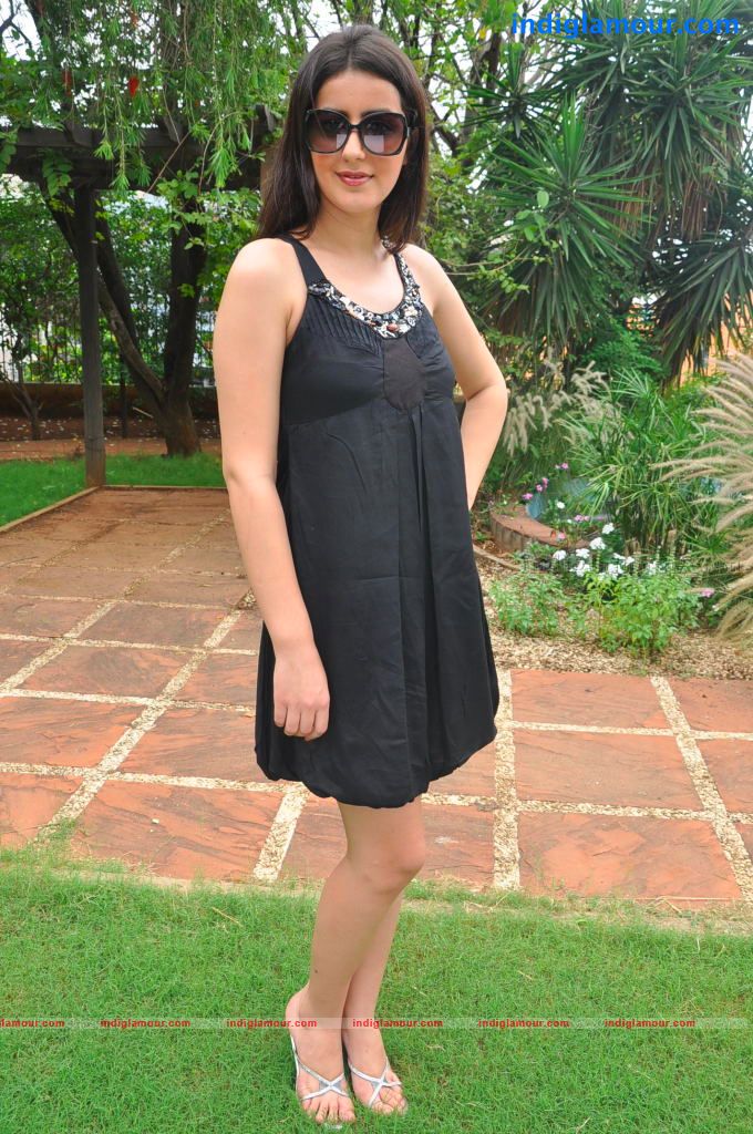 Anukei Actress hd photo