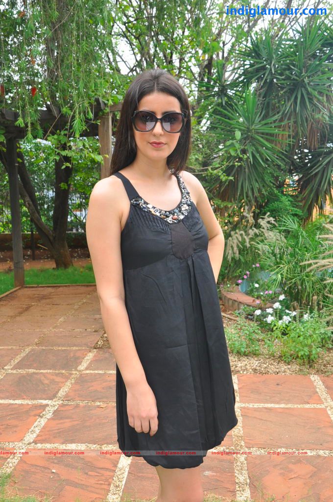 Anukei Actress hd photo