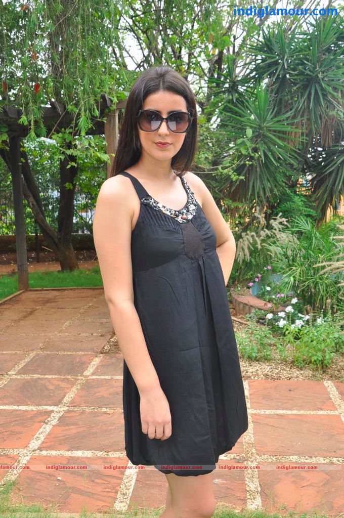 Anukei Actress hd photo