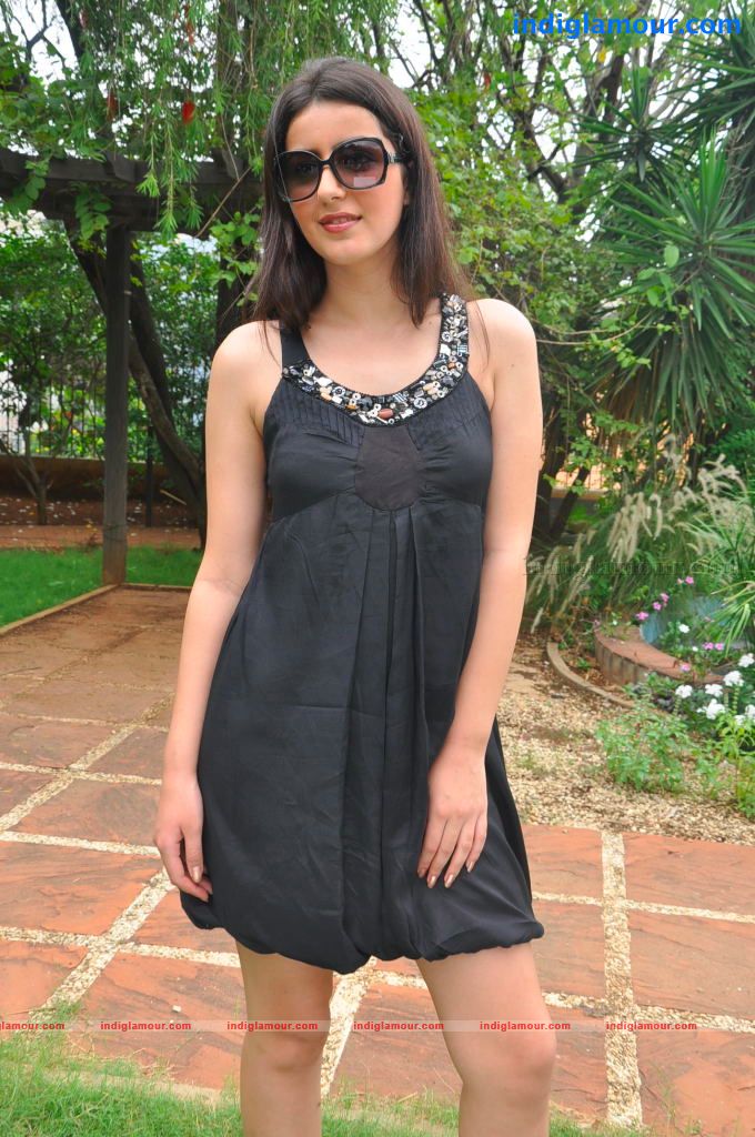 Anukei Actress hd photo