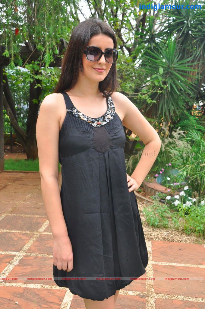 Anukei Actress hd photo