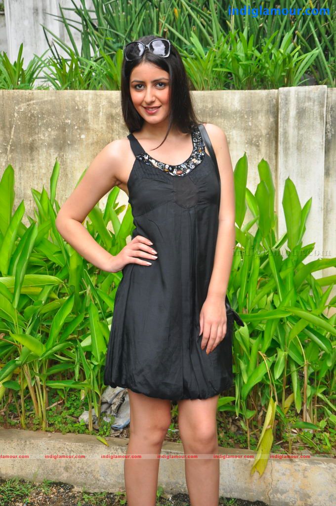 Anukei Actress hd photo