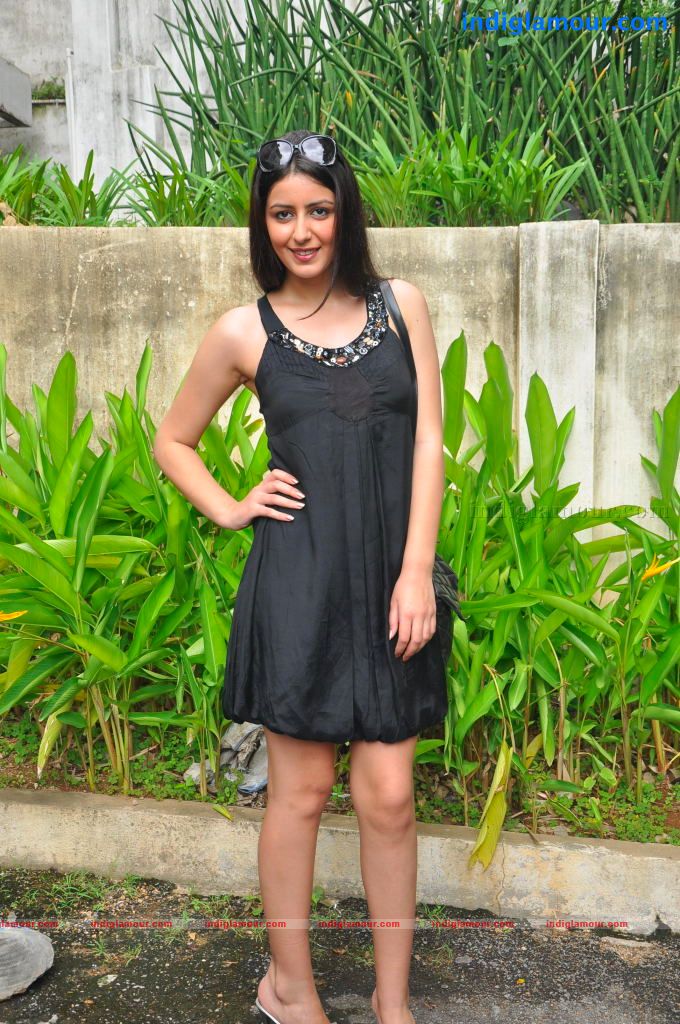 Anukei Actress hd photo