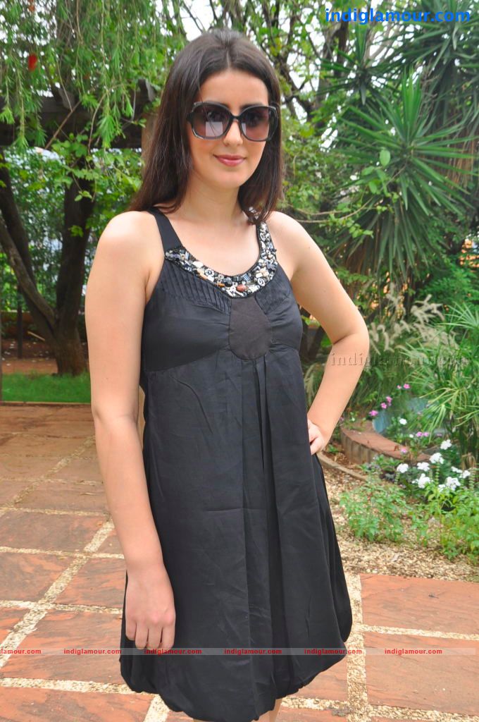 Anukei Actress hd photo
