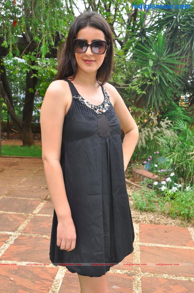 Anukei Actress hd photo