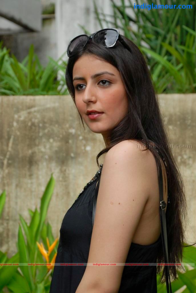 Anukei Actress hd photo