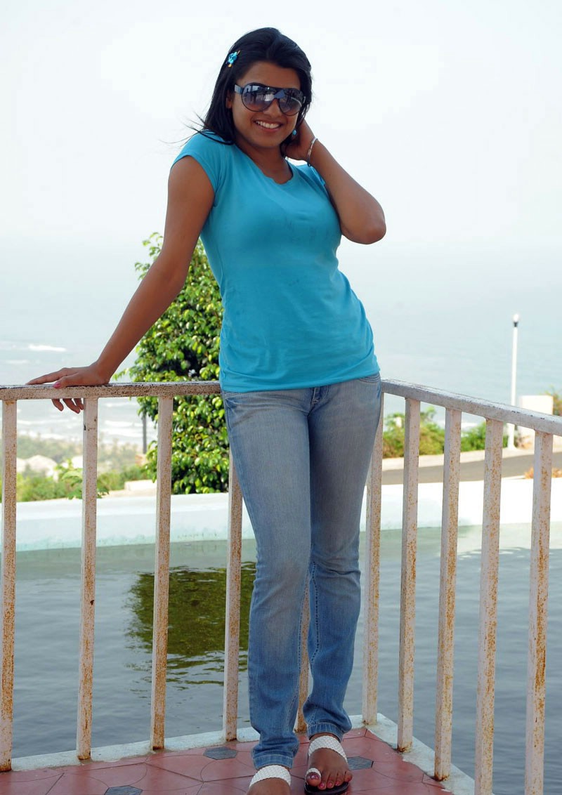 Tashu Kaushik Actress hd photo