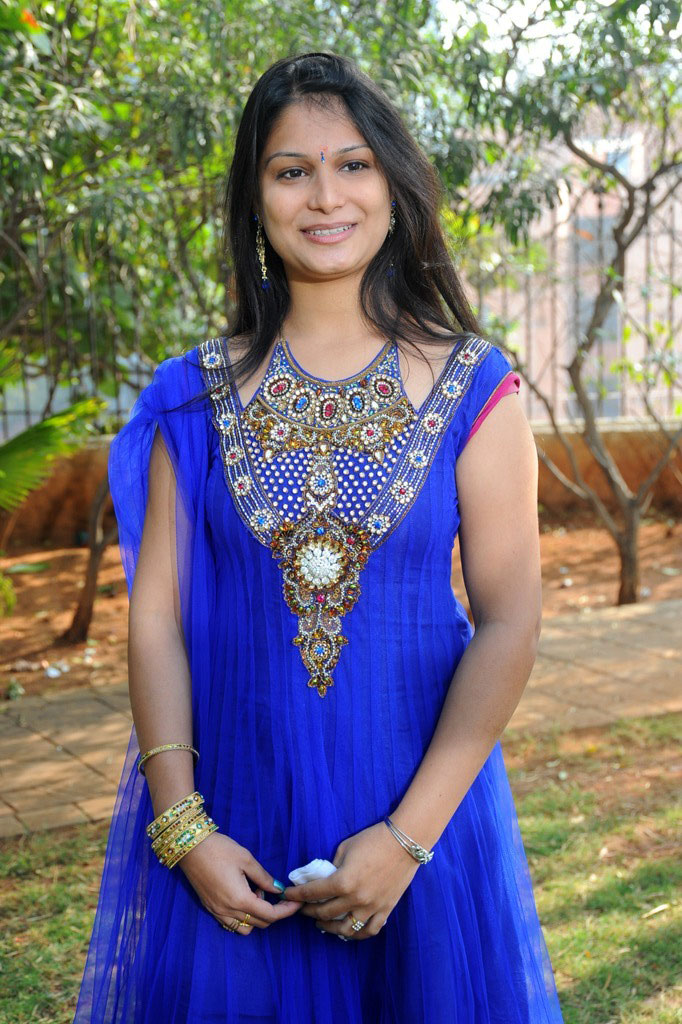 Mnakshi Dixit Actress hd photo