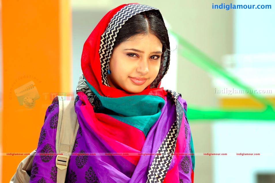 Neethi Taylor Actress hd photo