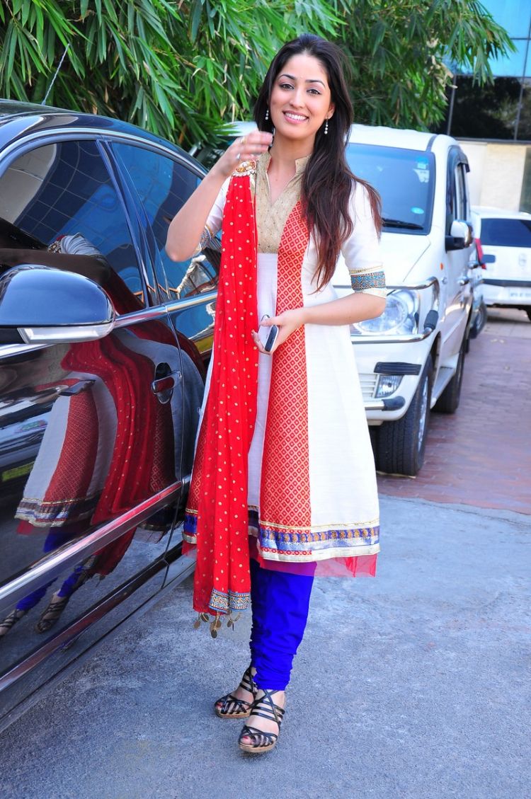 Yani Gautam Actress hd photo