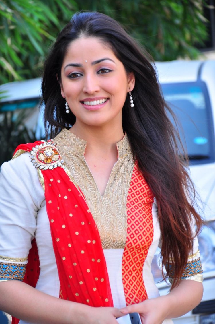 Yani Gautam Actress hd photo
