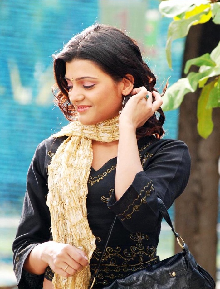 Tasha Kaushik Actress hd photo