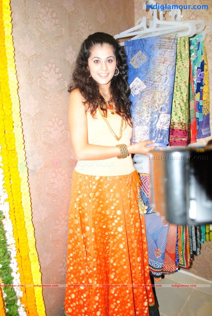 Tapsee Actress hd photo
