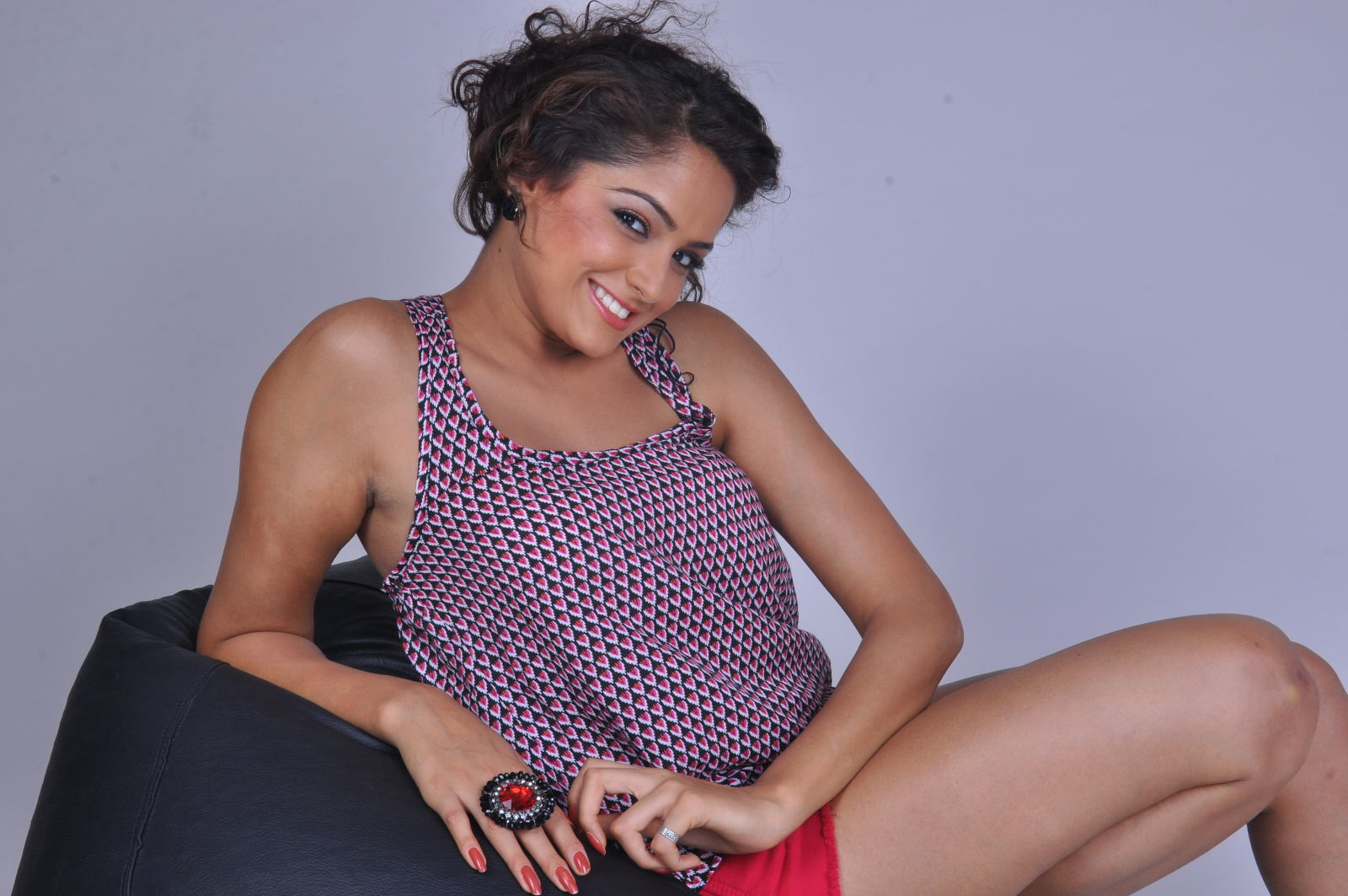 Asmita Sood Actress hd photo