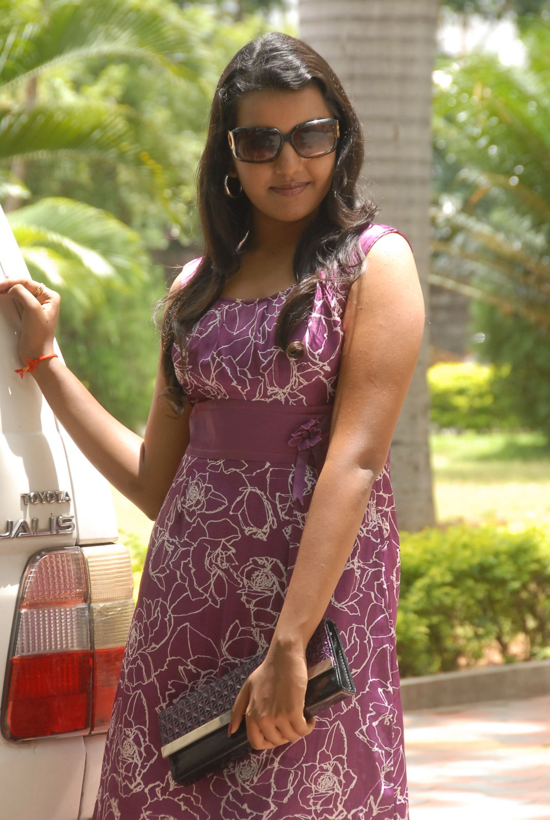 Divya Nagesh Actress hd photo