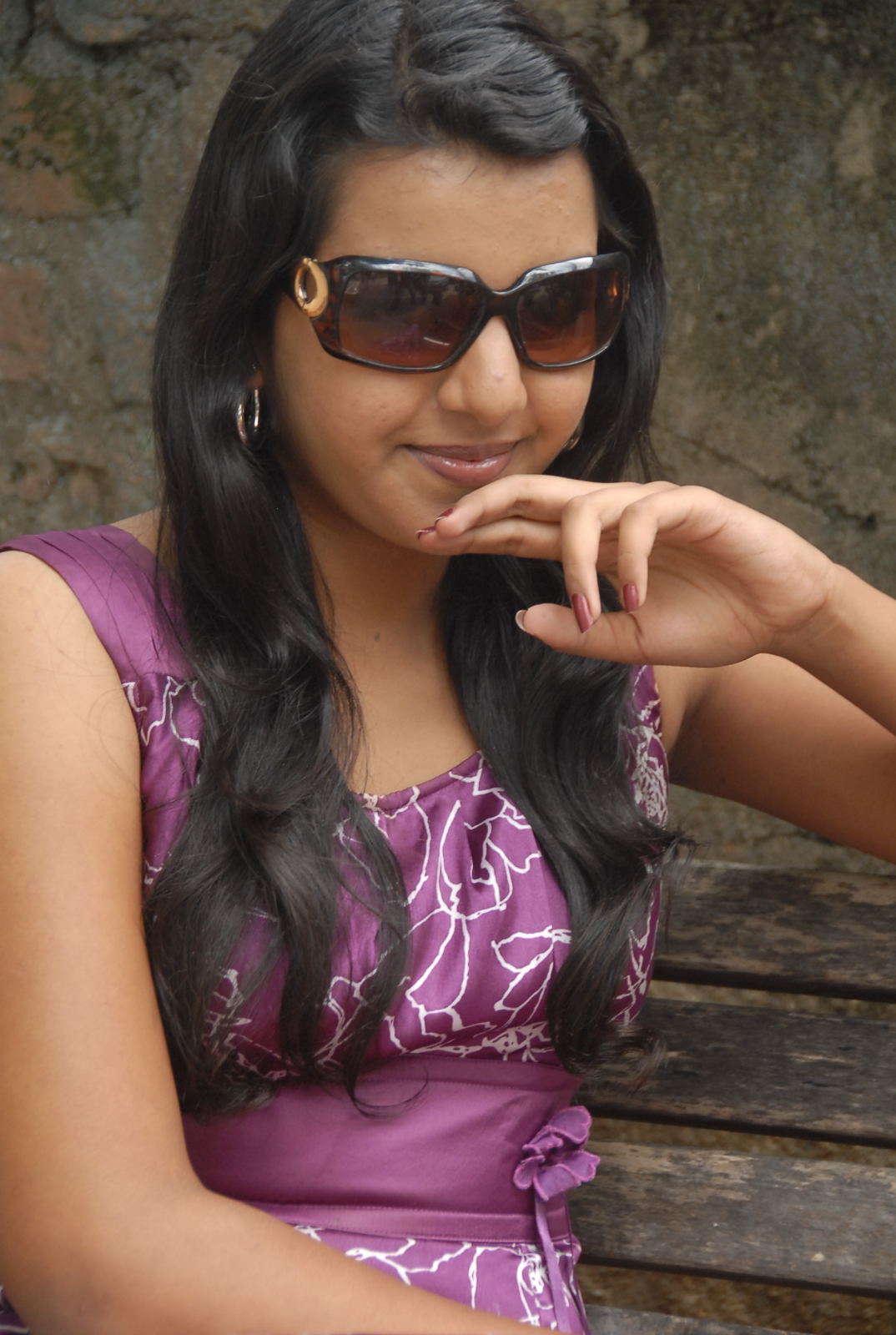 Divya Nagesh Actress hd photo