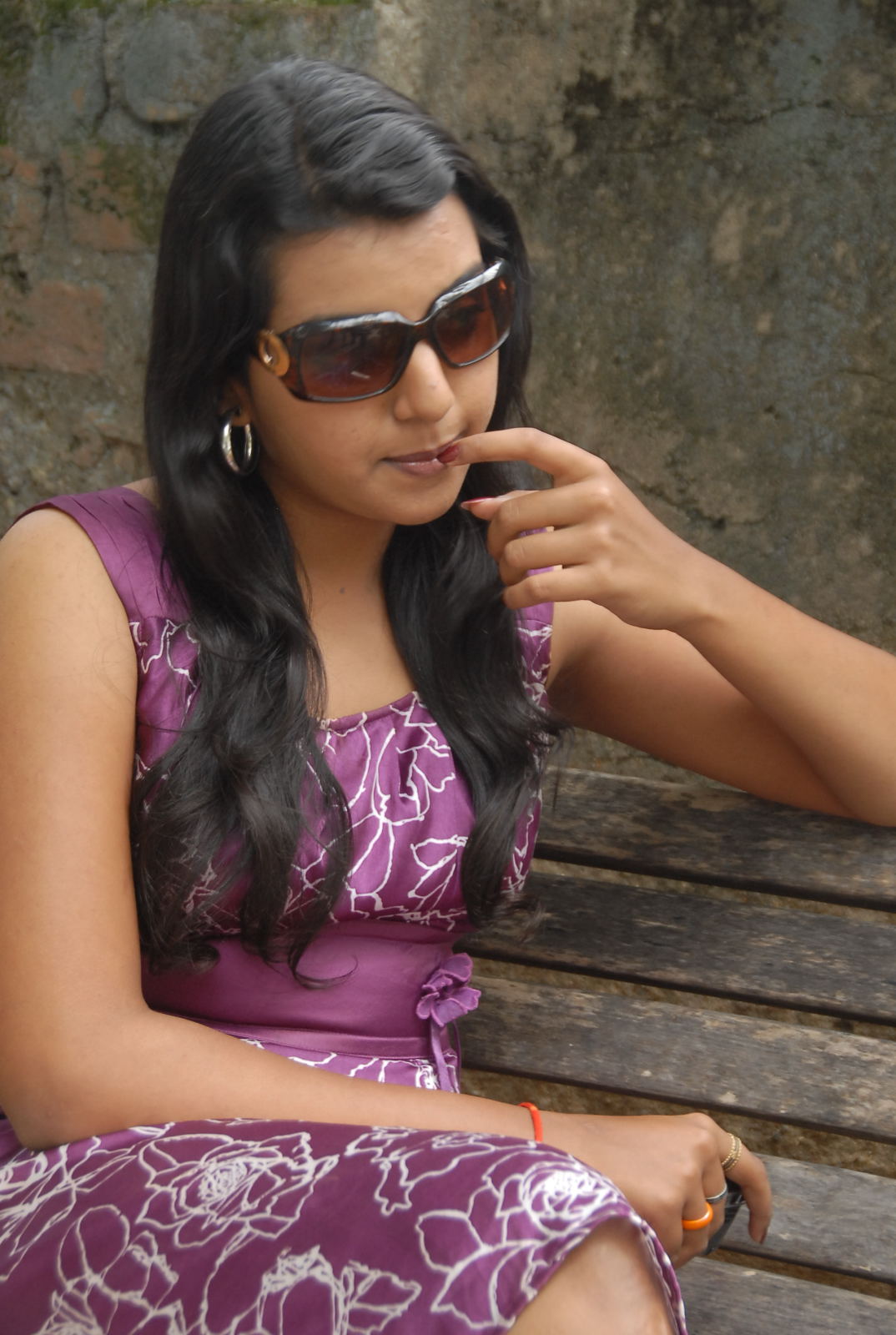 Divya Nagesh Actress hd photo
