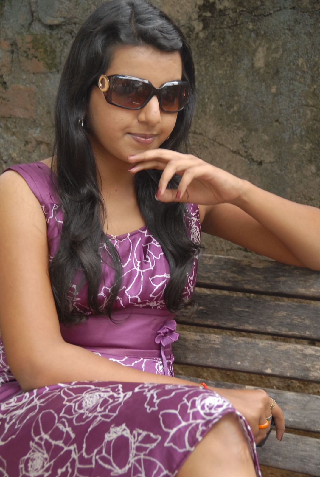Divya Nagesh Actress hd photo