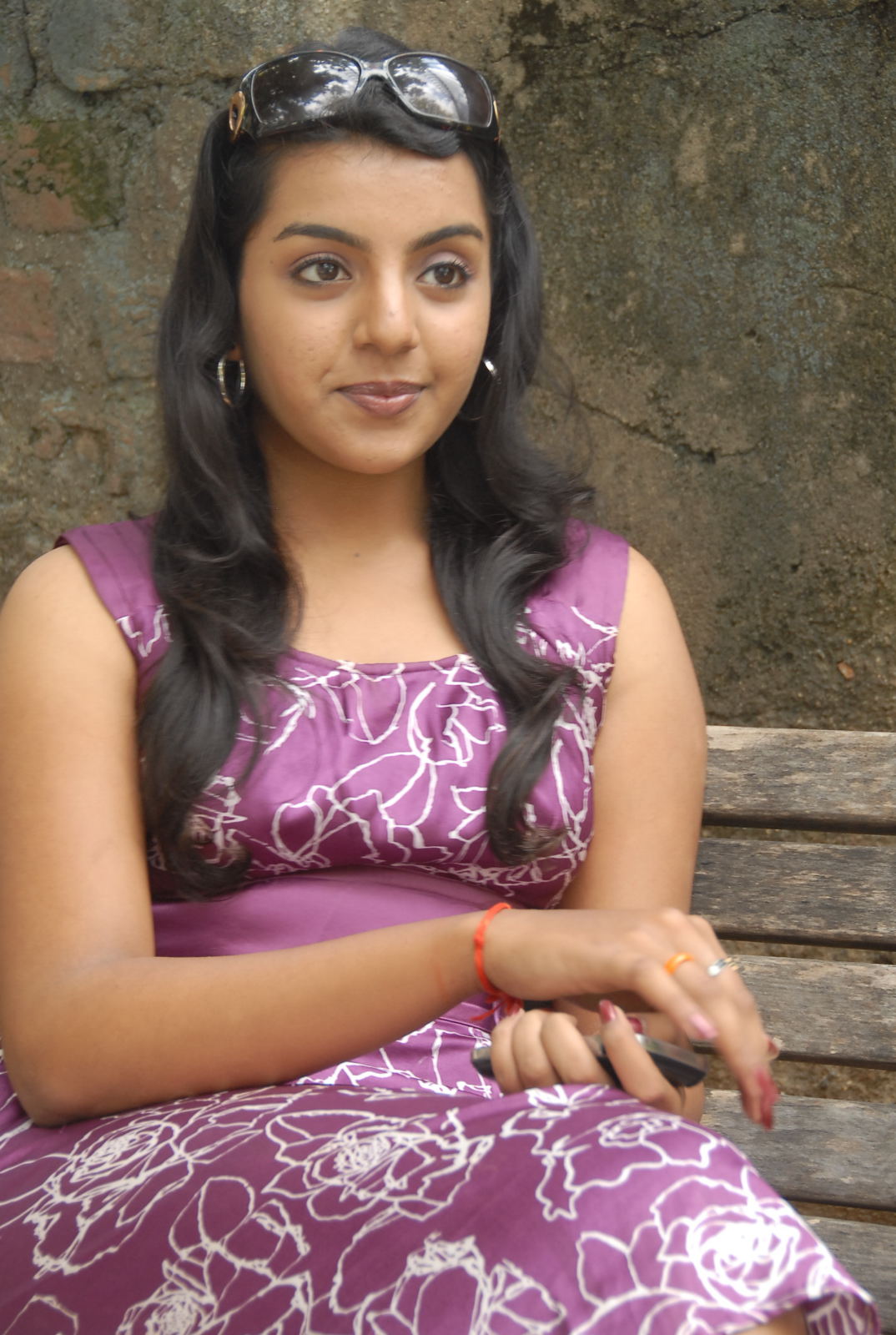 Divya Nagesh Actress hd photo