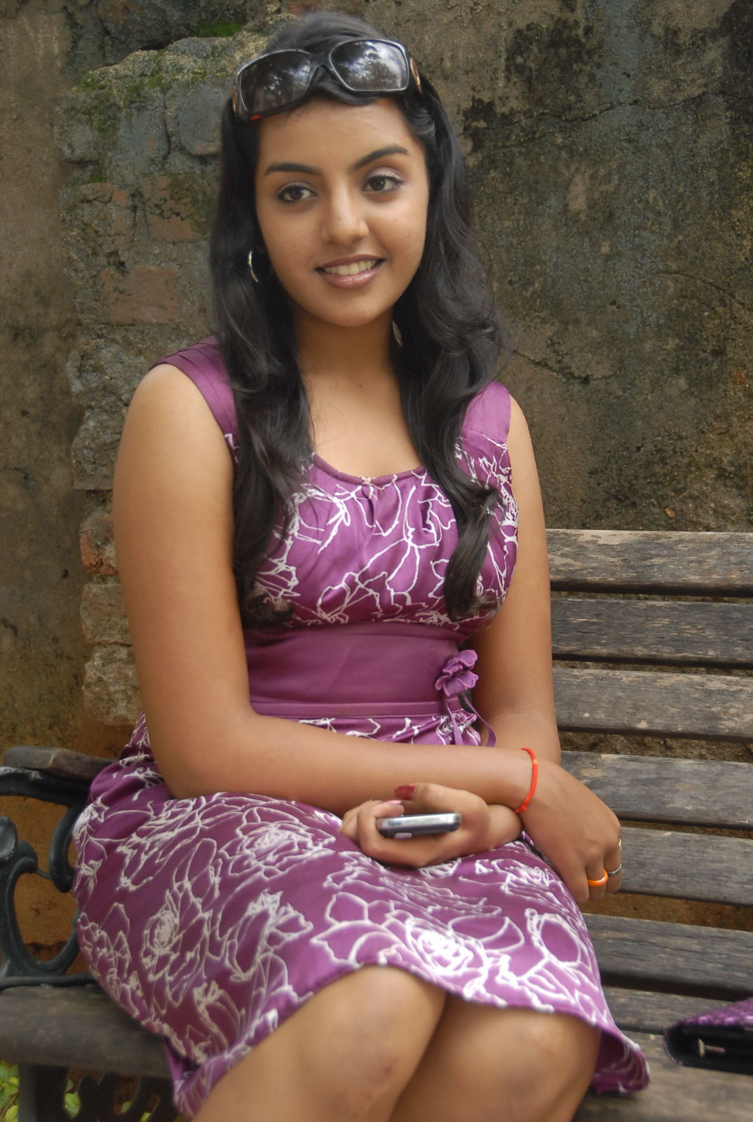 Divya Nagesh Actress hd photo