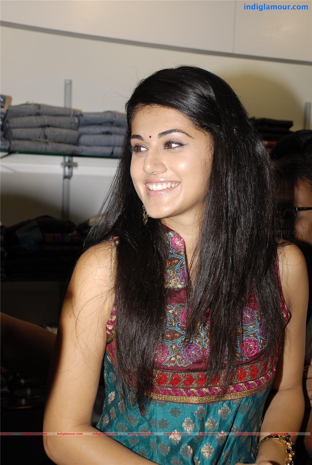 Tapsee Actress hd photo